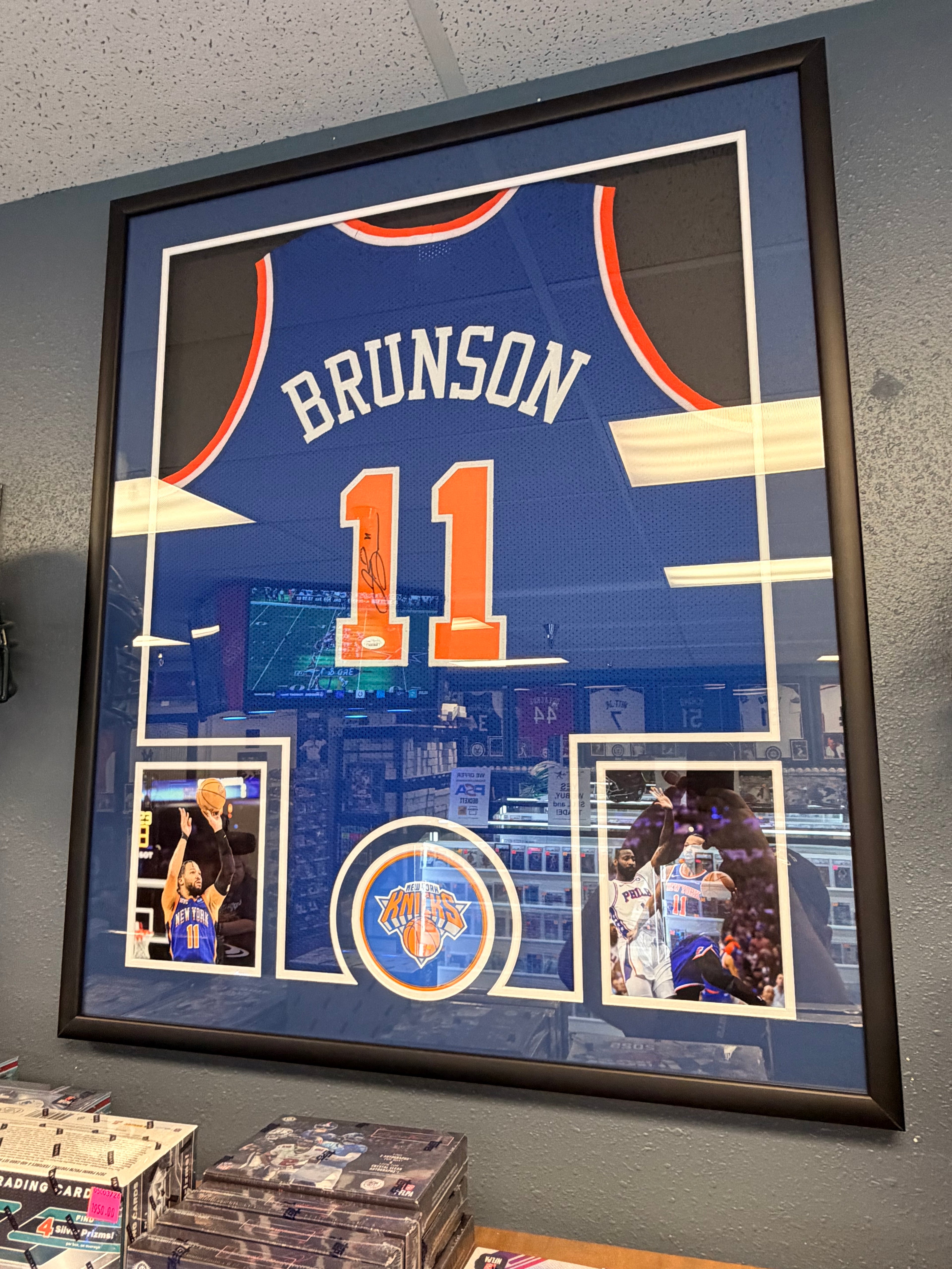 Jalen Brunson Autographed Custom Jersey – Framed Display (Beckett Witness Authentication | New York Knicks)